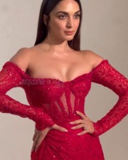 Sizzling Kiara Advani Sexy Photoshoot Stills 02