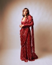 Smoking Hot Neha Sharma in a Printed Red Saree with Deep Neck Blouse Pictures 04