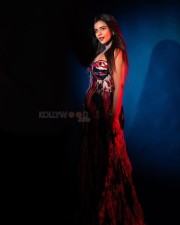 Stunning Aishwarya Rajesh Latest Glamour Photoshoot Pictures 01