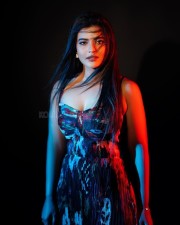 Stunning Aishwarya Rajesh Latest Glamour Photoshoot Pictures 03