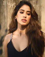 Stunning Janhvi Kapoor in a Black Mini Dress Pictures 05