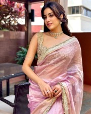 Stunning Janhvi Kapoor in a Manish Malhotra Silk Saree Pictures 03