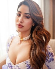 Sunny Sanskari Ki Tulsi Kumari Actress Janhvi Kapoor in a White and Purple Floral Lehenga Photos 05