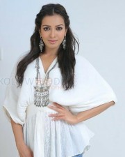 Tamil Actress Catherine Tresa New Photos