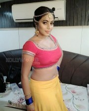 Tamil Actress Poorna Sexy Pics