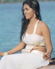 Tamil Actress Sunaina Photo Gallery