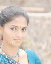 Tamil Actress Sunaina Photo Gallery