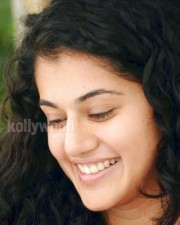 Tapsee Without Makeup Pictures