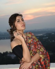 Teen Actress Raashi Khanna New Photoshoot Pictures