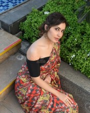 Teen Actress Raashi Khanna New Photoshoot Pictures