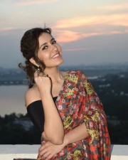 Teen Actress Raashi Khanna New Photoshoot Pictures