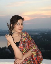 Teen Actress Raashi Khanna New Photoshoot Pictures