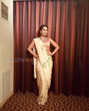 Telugu Actress Raashi Khanna New Stills