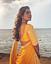 Telugu Actress Raashi Khanna Yellow Dress Pictures