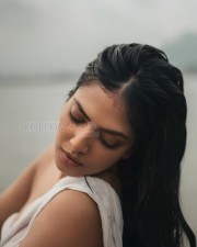 Wet and Wild Malavika Mohanan Hot Photos 10