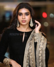 Actress Dushara Vijayan at Raayan Pre Release Event Pictures 07