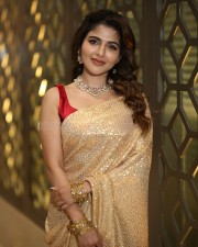 Actress Iswarya Menon at Spy Pre Release Event Photos 42