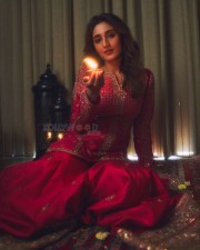 Beautiful Dhvani Bhanushali in a Traditional Outfit for Diwali Pictures 02