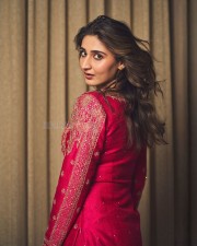 Beautiful Dhvani Bhanushali in a Traditional Outfit for Diwali Pictures 04