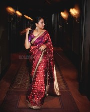 Gorgeous Priyanka Arul Mohan in a Maroon Silk Saree with a Blue Blouse Pictures 02