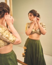 Hot Dhvani Bhanushali in a Green Traditional Outfit Photos 05