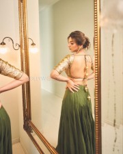 Hot Dhvani Bhanushali in a Green Traditional Outfit Photos 08