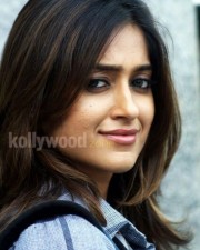 Sexy Actress Ileana In Nanban Movie Stills