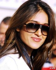 Sexy Actress Ileana In Nanban Movie Stills