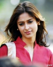 Sexy Actress Ileana In Red Dress Pictures