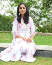 Telugu Actress Ritu Varma New Pictures