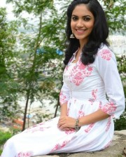 Telugu Actress Ritu Varma New Pictures