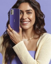 Actress Mrunal Thakur Promoting Nokia Mobile Phones Photos 02