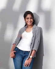 Actress Shruti Reddy New Photos