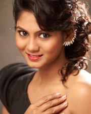 Actress Shruti Reddy New Photos