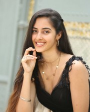 Actress Simrat Kaur Interview Pictures 02