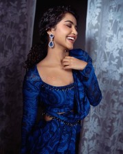 Charming Anupama Parameswaran in a Blue And Black Printed Saree Pictures 03