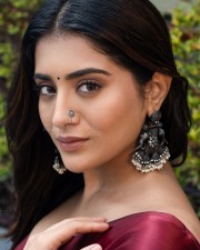 Gorgeous Rashi Singh Navel in a Crimson Red Saree Photos 04