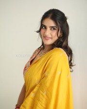 Heroine Kavya Thapar at Viswam Movie Interview Photos 109