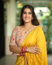 Heroine Kavya Thapar at Viswam Movie Interview Photos 114