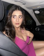 Mesmerizing Rashi Singh Cleavage in a Ravishing Pink Mini Dress Photos 02