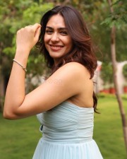 Simple and Stylish Mrunal Thakur Photos 01