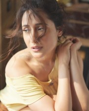 Smoking Hot Pragya Jaiswal in a Casual Yellow Dress Pictures 02