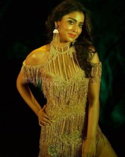 South Actress Shriya Saran Sexy Song Dance Photos