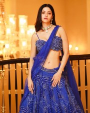 Stunning Vedhika Kumar Navel in a Blue Lehenga Pictures 05