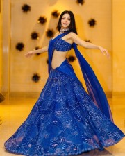 Stunning Vedhika Kumar Navel in a Blue Lehenga Pictures 06