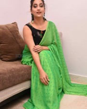 Telugu Anchor Manjusha At Evariki Cheppadu Pre Release Event Photos