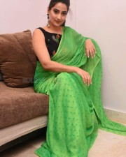 Telugu Anchor Manjusha At Evariki Cheppadu Pre Release Event Photos