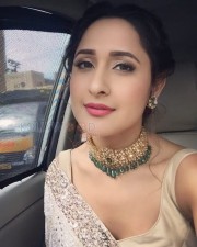 Telugu Film Actress Pragya Jaiswal Pictures