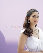Timeless Beauty Mrunal Thakur in a Lavender Lehenga with a V Neckline Photos 06