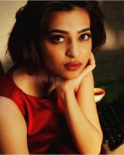 Actress Radhika Apte Hot Sexy Pictures